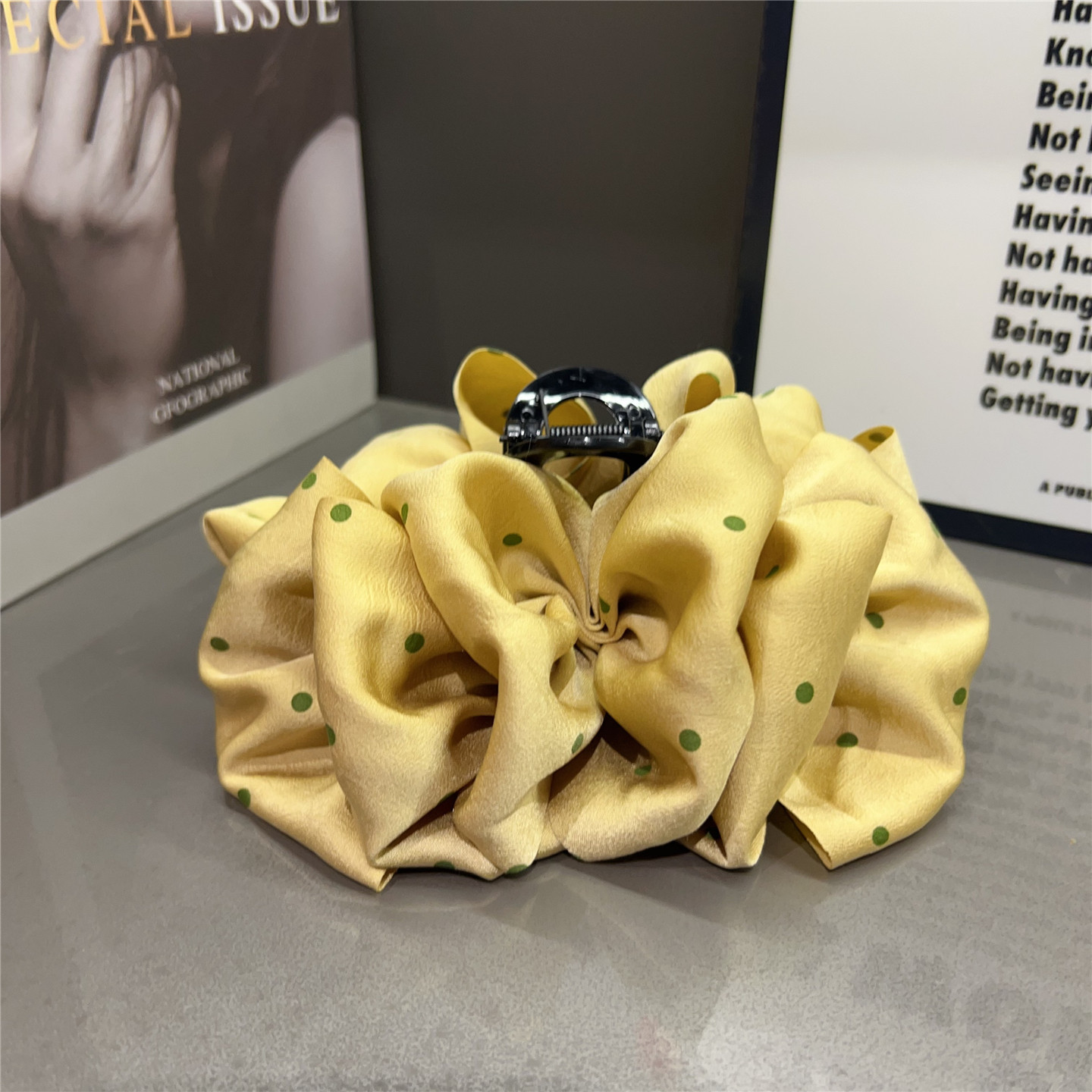 兔小洁波点缎面泡泡抓夹鲨鱼夹盘发神器16.3元