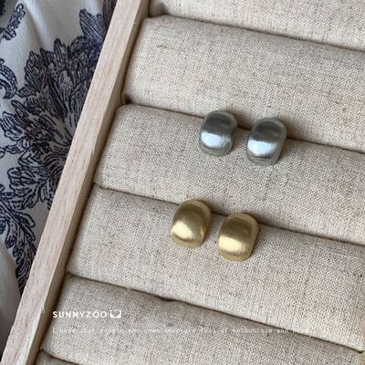 SUNNY ZOO | 拉丝豆豆 自制 韩国百搭简约chic耳环哑光随便入耳饰