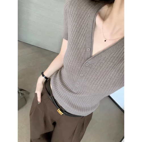 老钱风坑条V领短袖女正肩T恤夏季2026新款修身显瘦针织衫半袖上衣