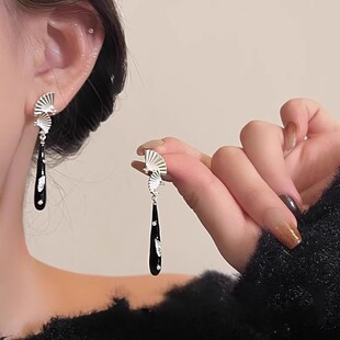 国风扇形耳环新中式女秋冬复古耳坠耳夹新中式古风配马面裙的耳饰