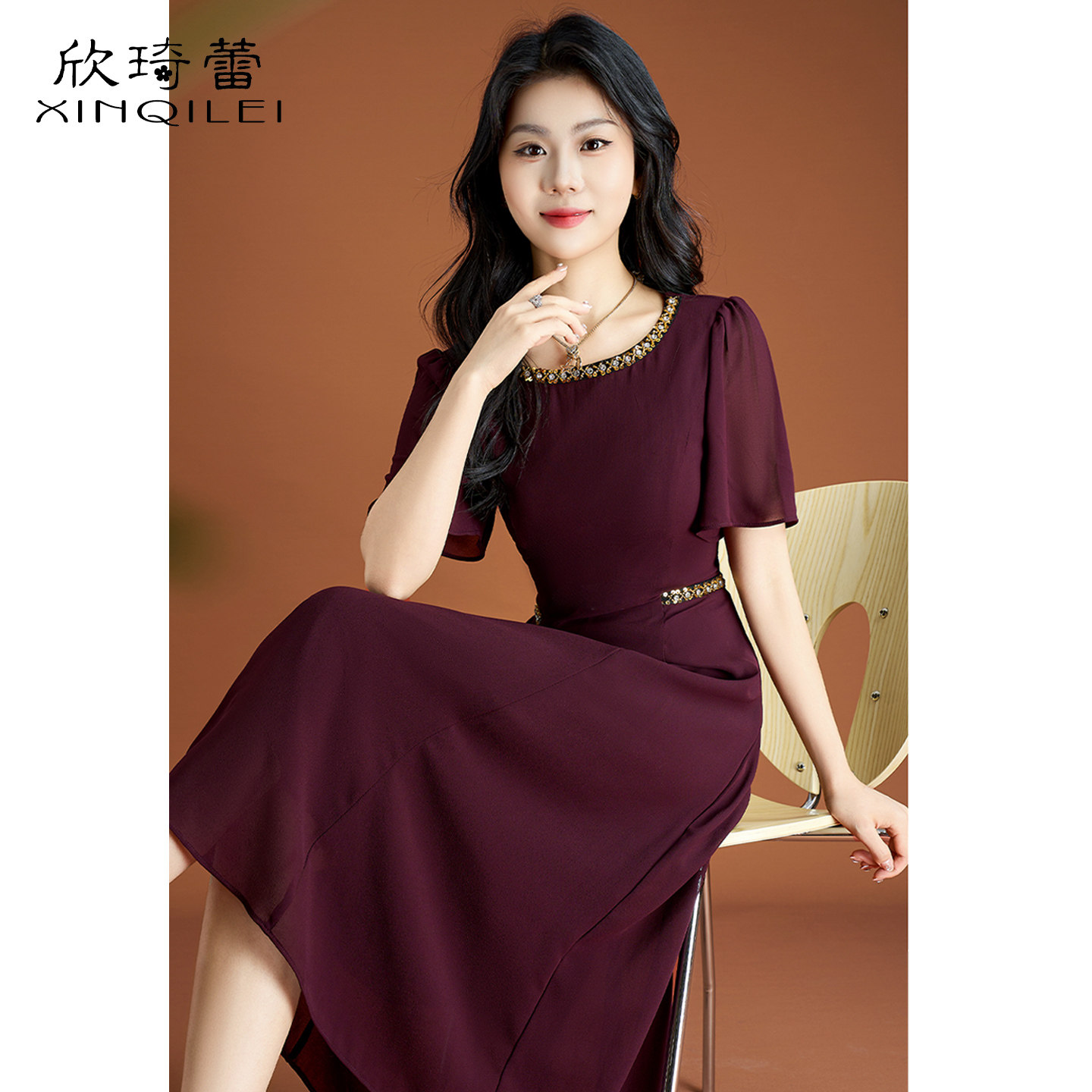 10月份喜婆婆礼服旗袍连衣裙女夏2026新款高端品牌妈妈结婚宴裙子