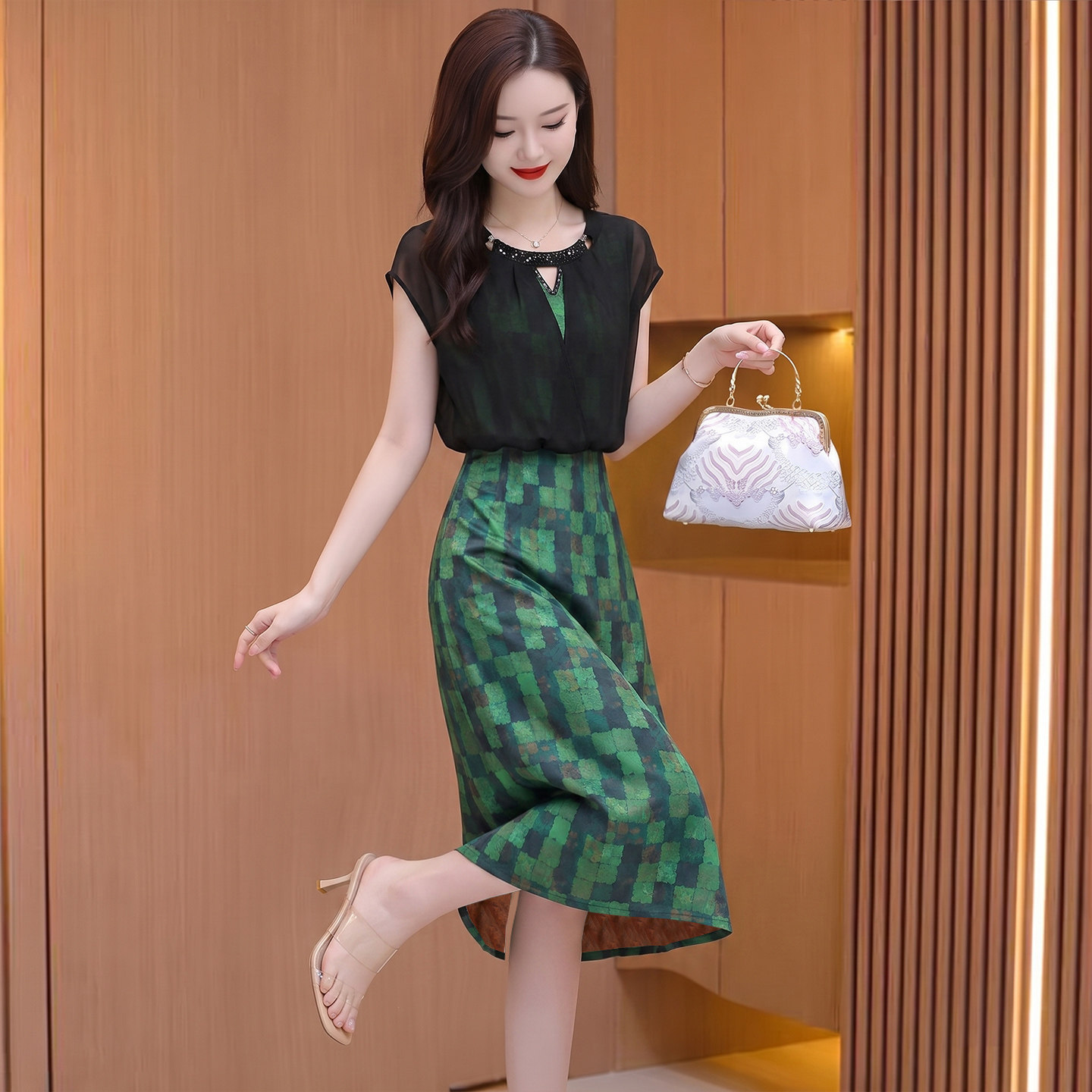 假两件套装连衣裙女夏妈妈雪纺格子裙子修身显瘦高级感广州十三行
