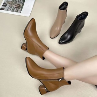 红卡迪2025新款 秋冬季 尖头高跟短靴软皮女粗跟马丁靴中跟真皮女鞋