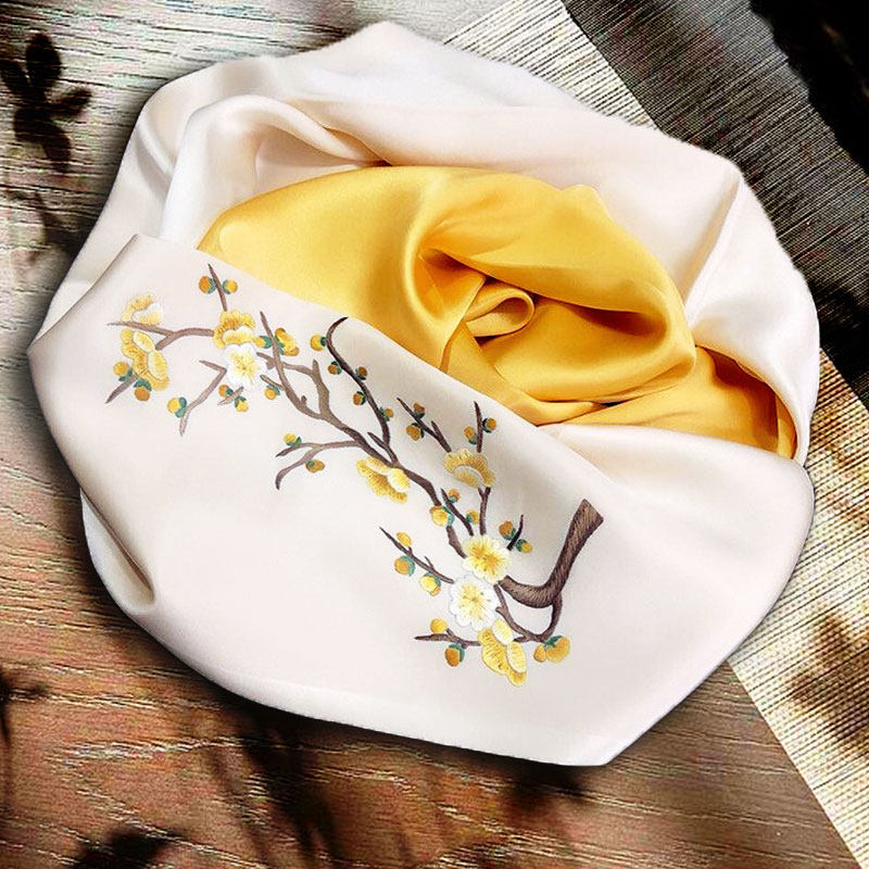 手工苏绣真丝围巾女2023新款桑蚕丝刺绣披肩外搭丝巾妈妈送礼冬季