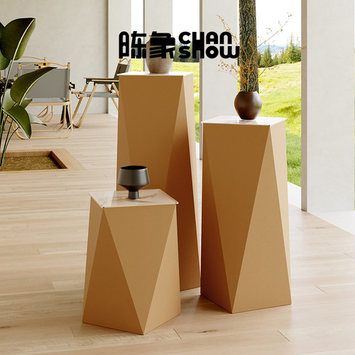 艺术风格瓦楞纸展示柜展台