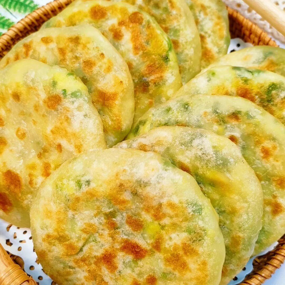 今月韭菜鸡蛋馅饼爆汁纸皮煎饼韭菜鸡蛋味懒人早餐半成品韭菜盒子