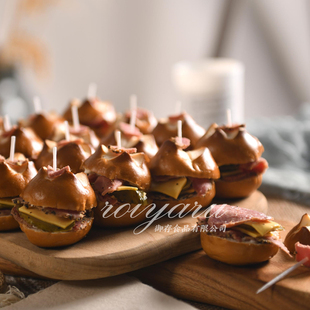 御存牛肉碱水小汉堡自助冷餐宴会年会成品即食茶歇法式西点甜品台
