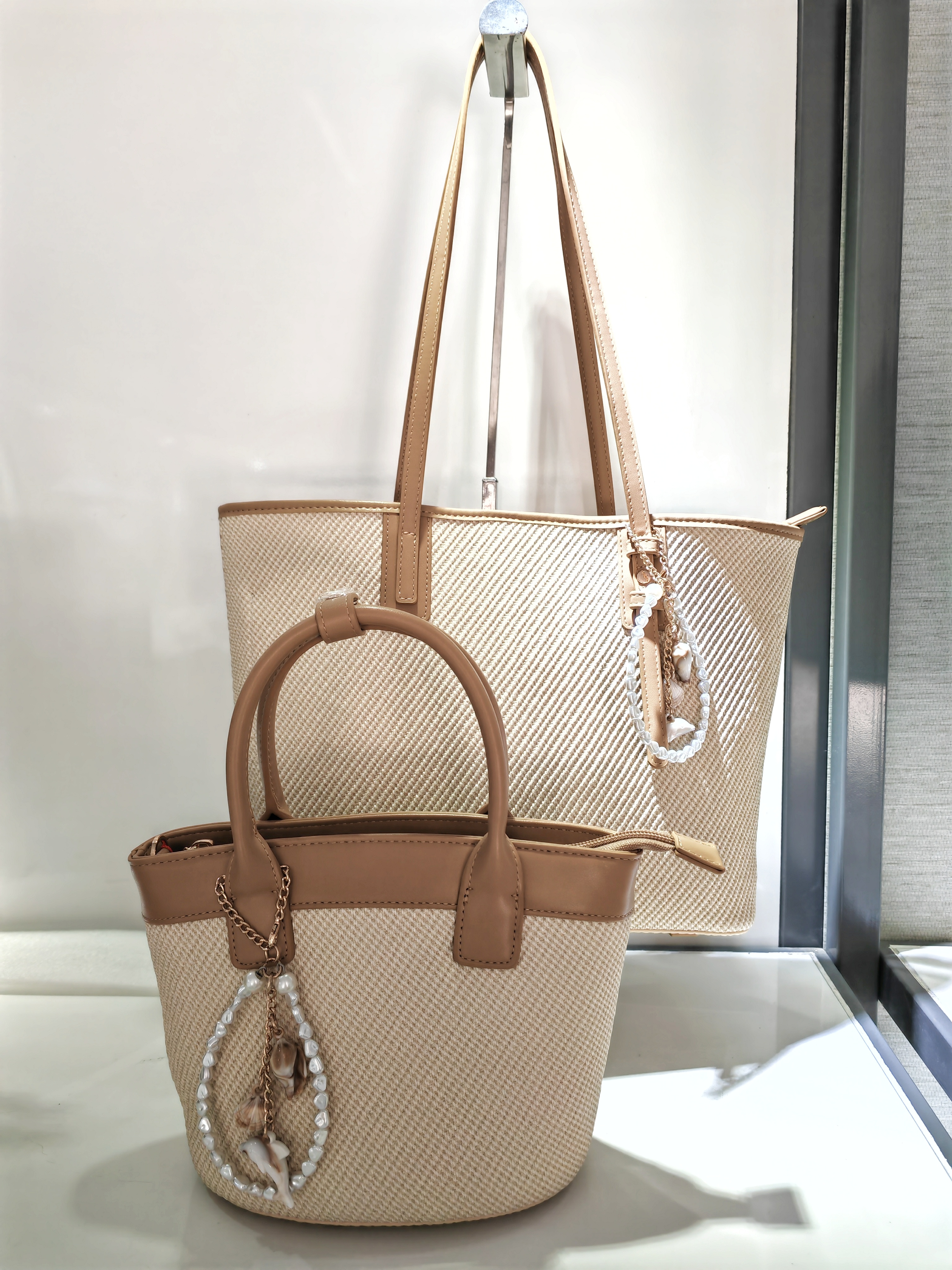 意尔康女包2025新款夏季休闲包女户外单肩斜挎包托特包52Y28237