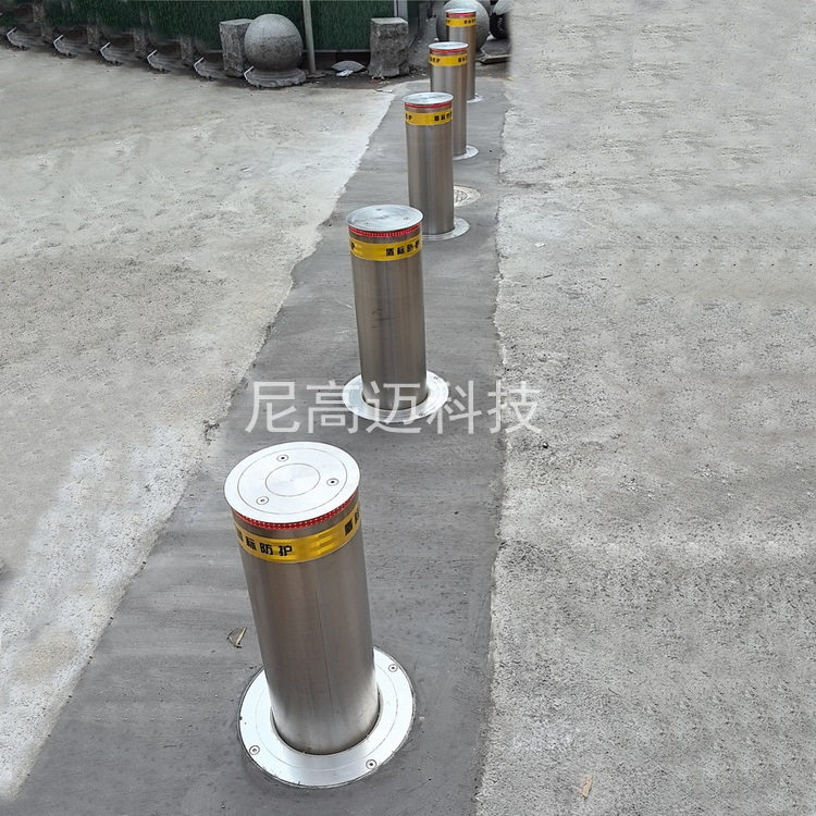 盾标防护电动升降桩,北京上海深圳学校校门防冲撞液压护柱源头厂