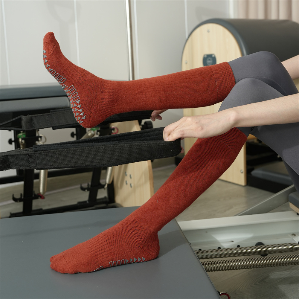 秋冬加厚保暖加绒高筒普拉提袜子瑜伽袜子防滑舞蹈袜室内运动袜
