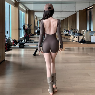 红色连体瑜伽服大U美背普拉提长袖连体瑜伽服女带胸垫绝美瑜伽服