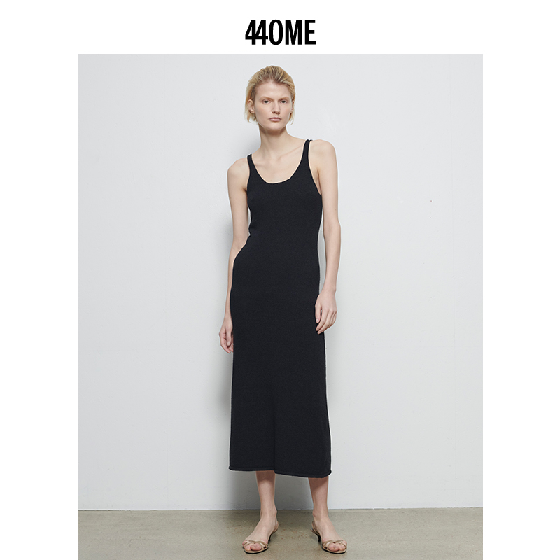 440ME圆领修身针织宽吊带连衣裙