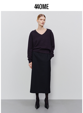 440ME女装 时尚藏青色V领套头毛衣落肩慵懒感羊毛毛衫FCFW0330K