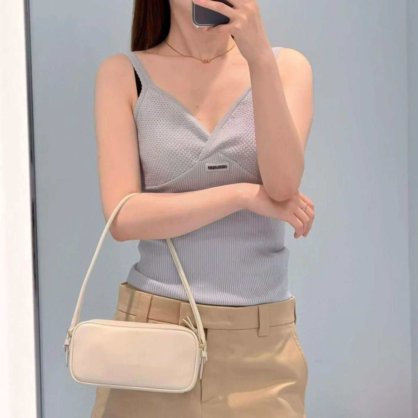 V领修身显瘦针织吊带背心上衣女