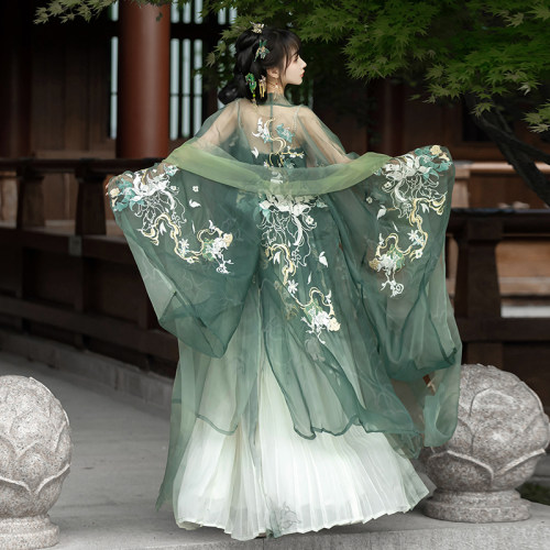 玉指捻仙气诃子裙汉服女重工刺绣