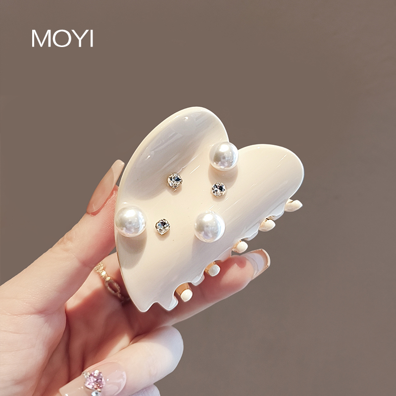 奶油风爱心珍珠鲨鱼夹女小众温柔气质抓夹网红可爱发饰半扎发夹子