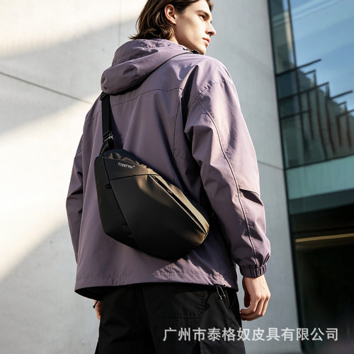 泰格奴男士机能磁吸防水胸包