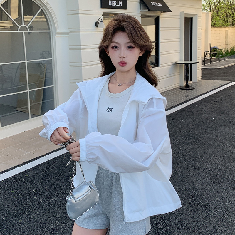 2025夏季新款小个子薄款女连帽短外套薄纱外穿防紫外线宽松防晒衣