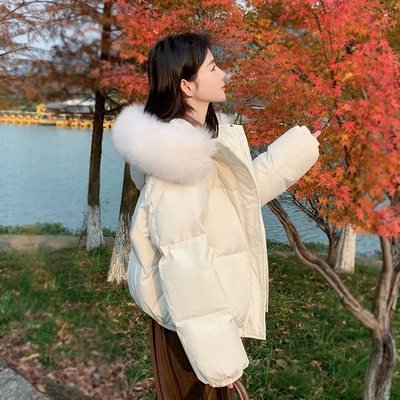 白色连帽羽绒服冬季大毛领面包服