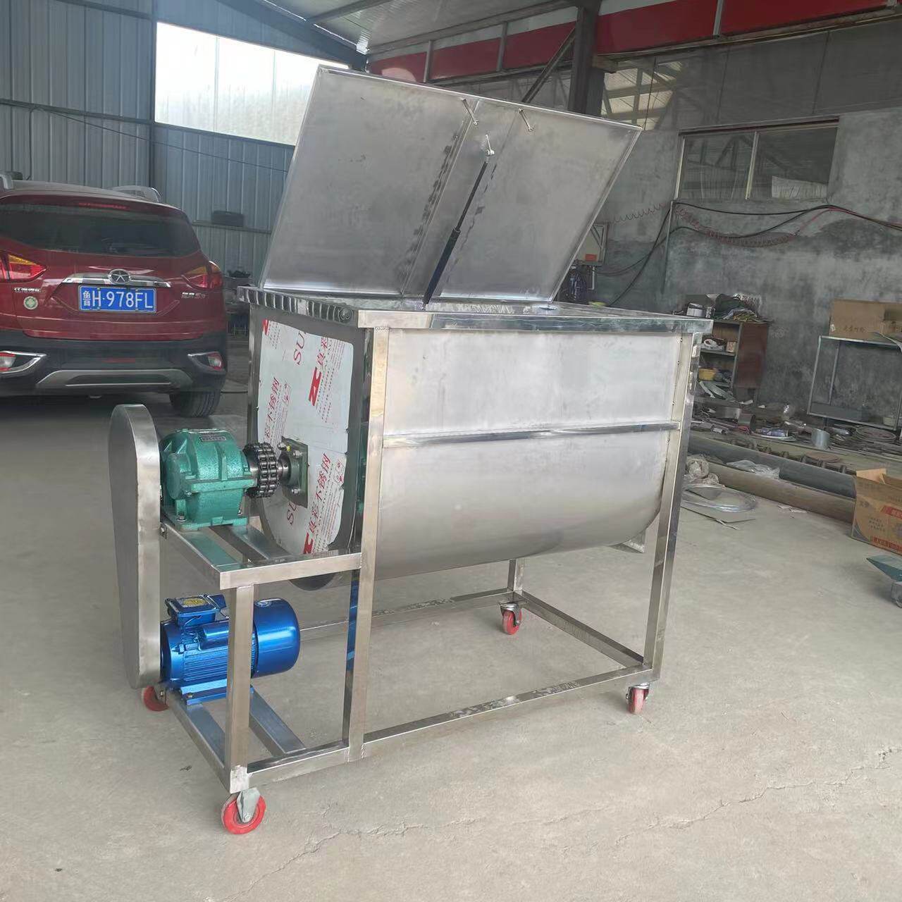 卧式小型饲料搅拌机干鲜牧草秸秆拌草机猪牛羊草料混料机