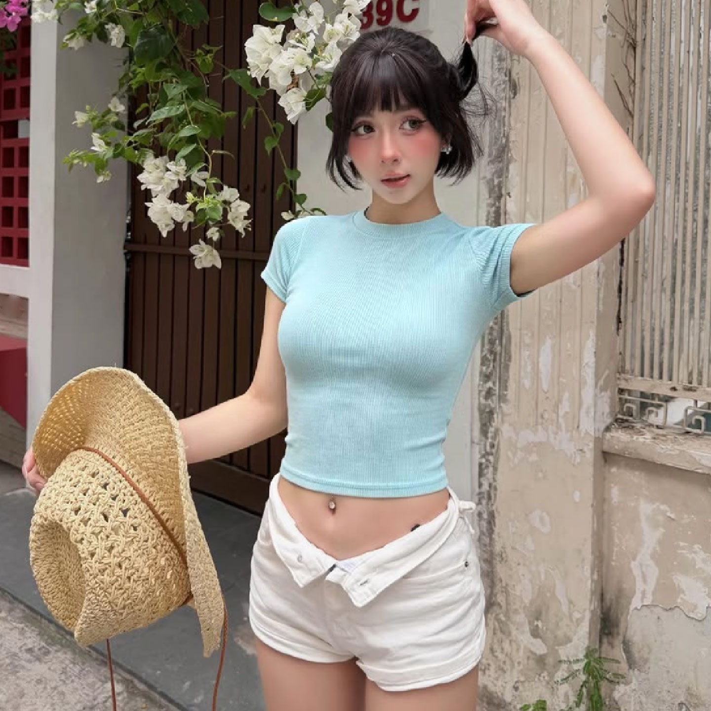 夏季浅蓝修身显瘦短袖T恤女图片