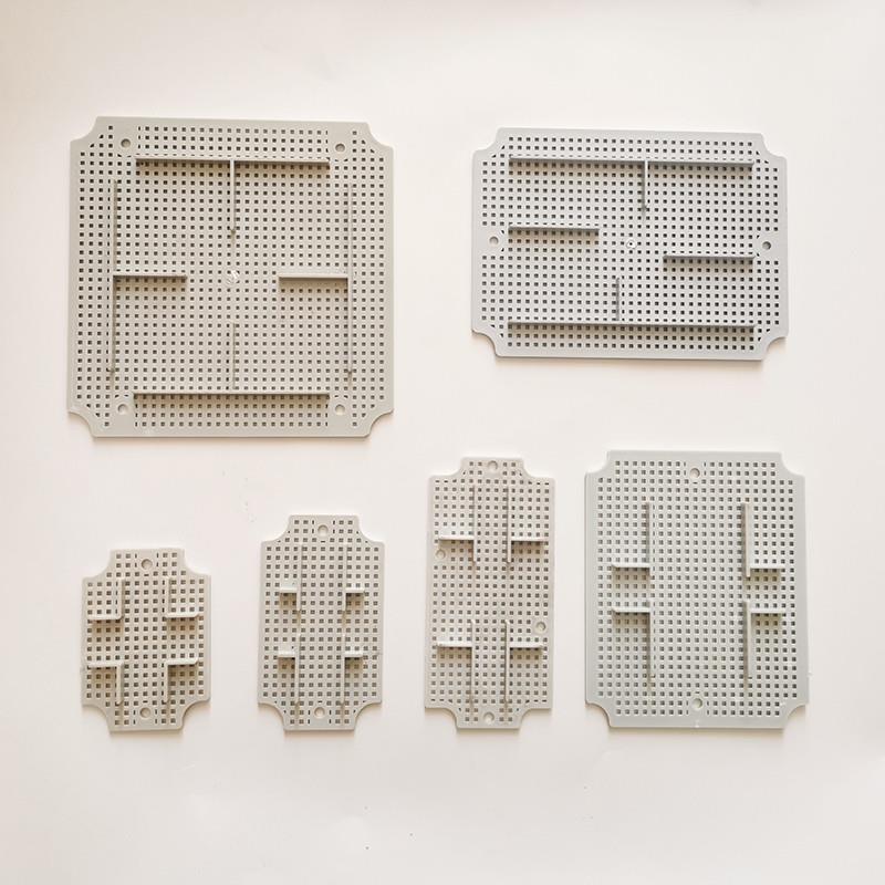 高端型防水接线盒底板 专用配件 网格底板 直销 塑料盒多孔塑料板