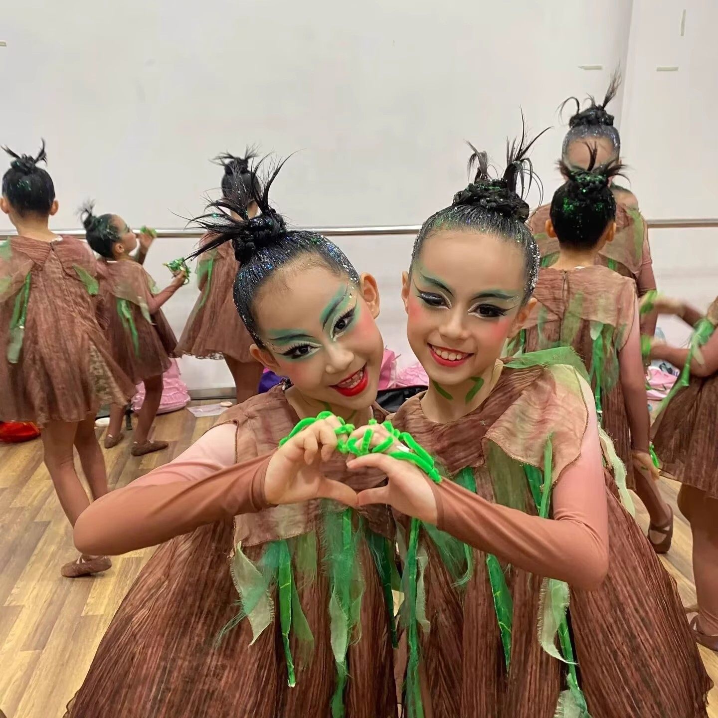 小荷风采破土而出儿童舞蹈演出服