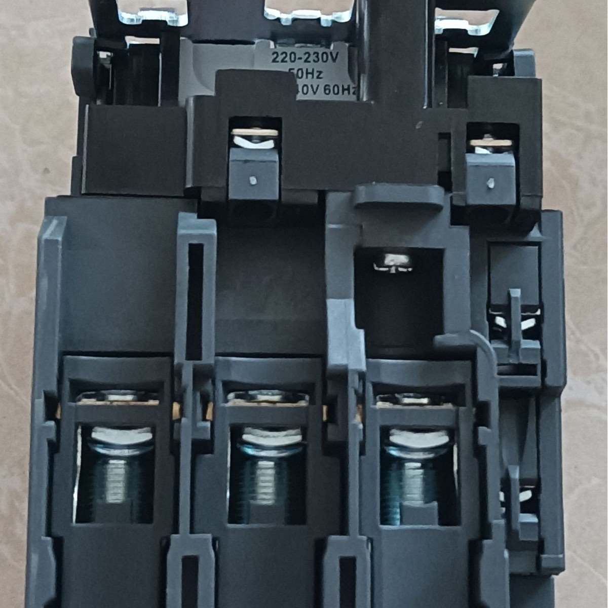 现货供应全新交流接触器LC1- NF225