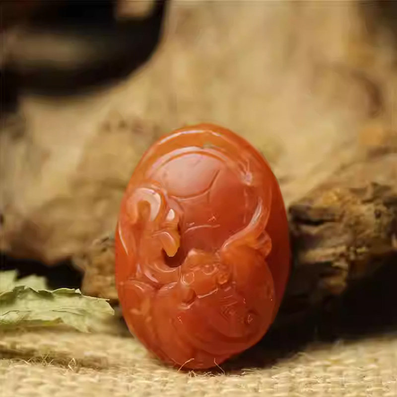 自然云南保山南红玛瑙蝙蝠铜钱吊坠配饰挂件原产原石祝福项链挂坠