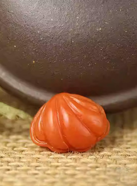 自然云南保山南红玛瑙贝壳挂件