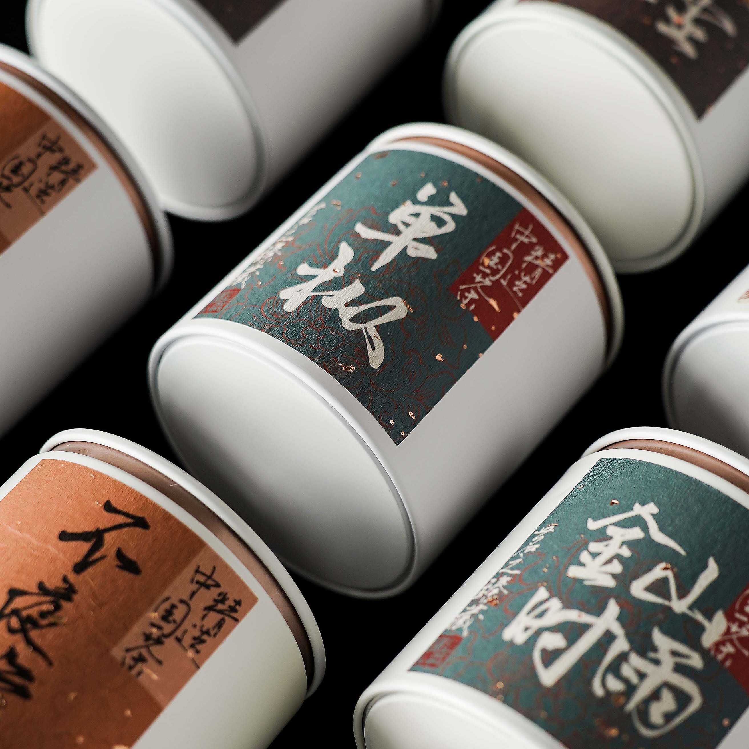 白色50克普洱凤凰马口铁罐古风