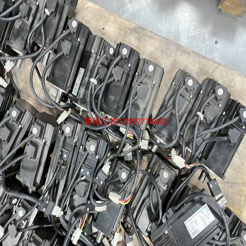 【荣强工控】施耐德伺服LXM16DU04M2X，BCH16HD04330