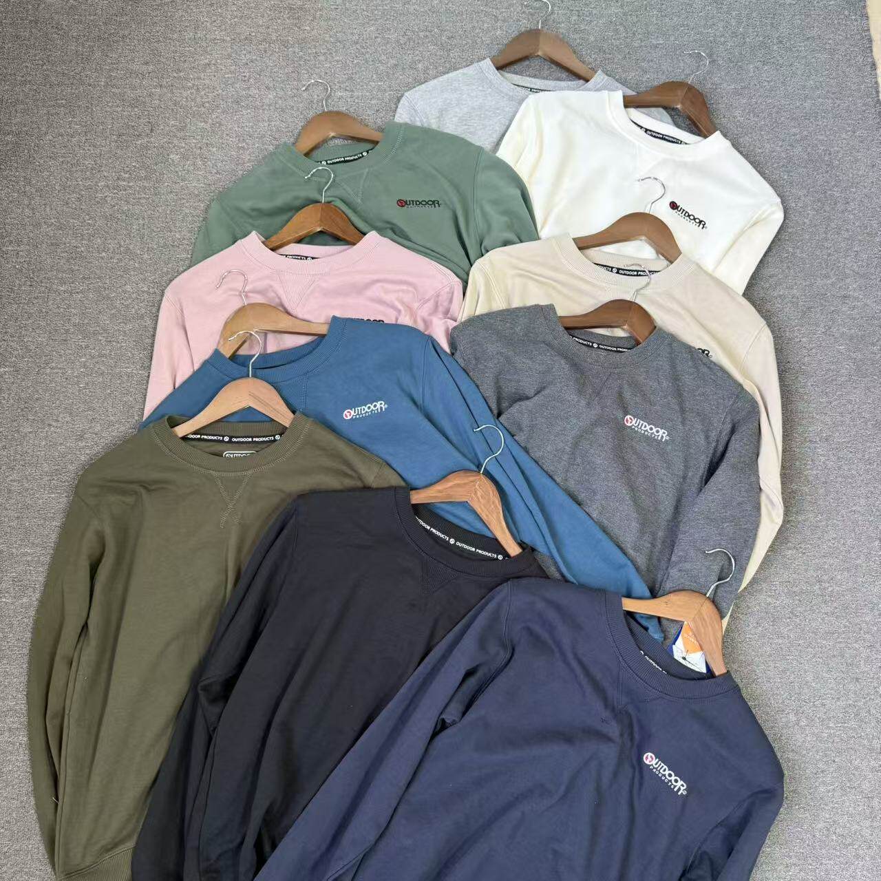 飞姐外贸小铺 一级性价比 炒鸡福利毛圈料字母刺绣LOGO圆领男卫衣