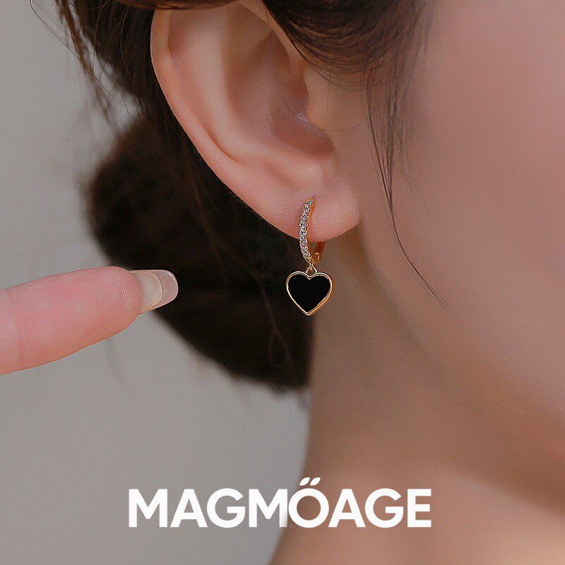 法国【设计师】MAGMOAGE黑色爱心耳扣?小众设计感高级冷性风耳环