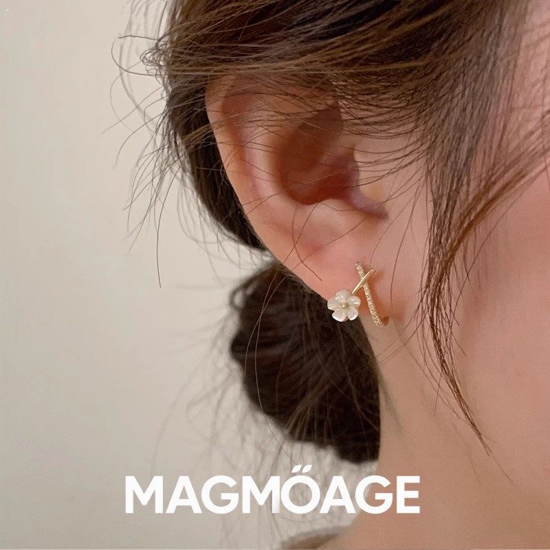 法国设计师MAGMOAGE小巧花朵耳钉