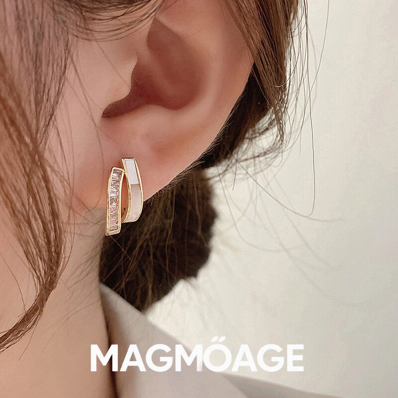 MAGMOAGE锆石贝壳耳环