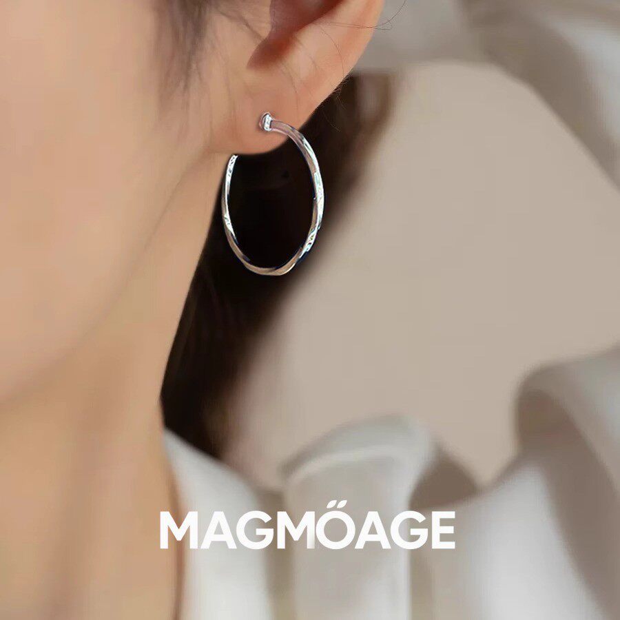 法国【设计师】MAGMOAGE轻奢首饰 纽纹耳夹素圈大耳圈夸张耳环