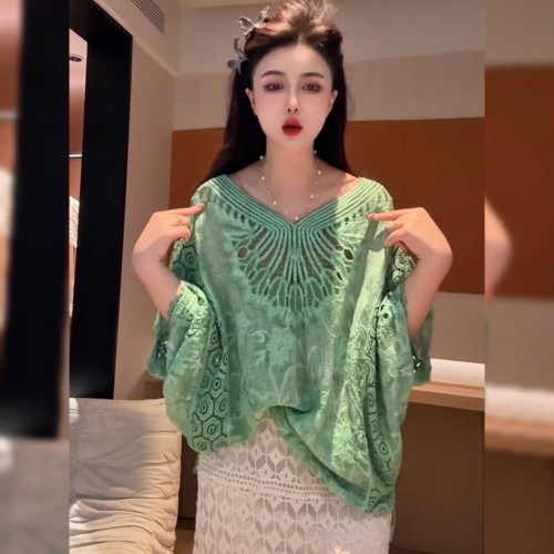 设计感重工立体刺绣绿色小衫