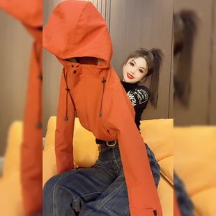 简约时尚砖红色夹棉外套女秋冬新款欧洲站欧货小个子百搭连帽上衣
