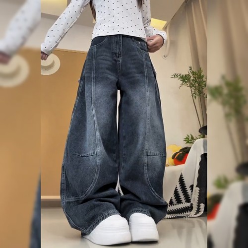 设计感黑灰色弯刀牛仔裤