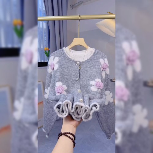 韩系重工立体花朵毛衣外套
