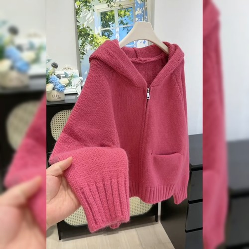 韩版宽松连帽玫红色毛衣外套