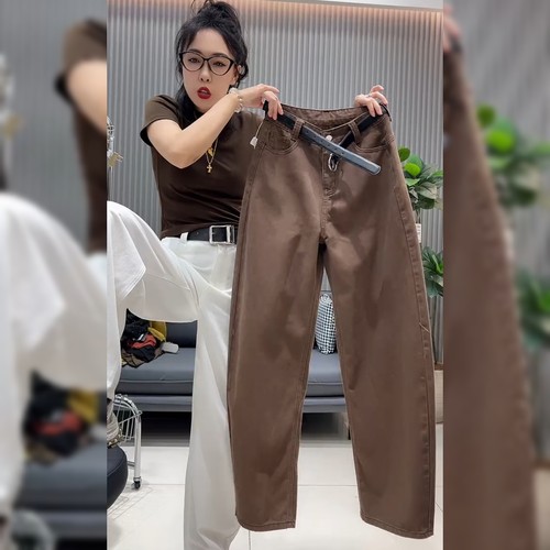 简约时尚百搭咖色牛仔裤女