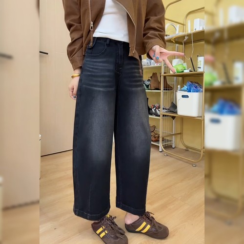 小个子炸街黑色牛仔裤女