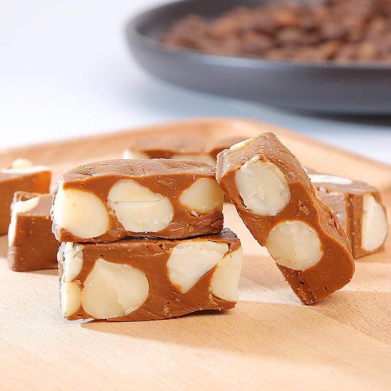 新款手工巴旦木杏仁法式太妃糖扁桃仁坚果牛轧咖啡贵妃糖零食盒装