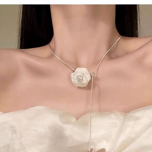 义乌美尊瑰花朵抽拉式锁骨链秋冬