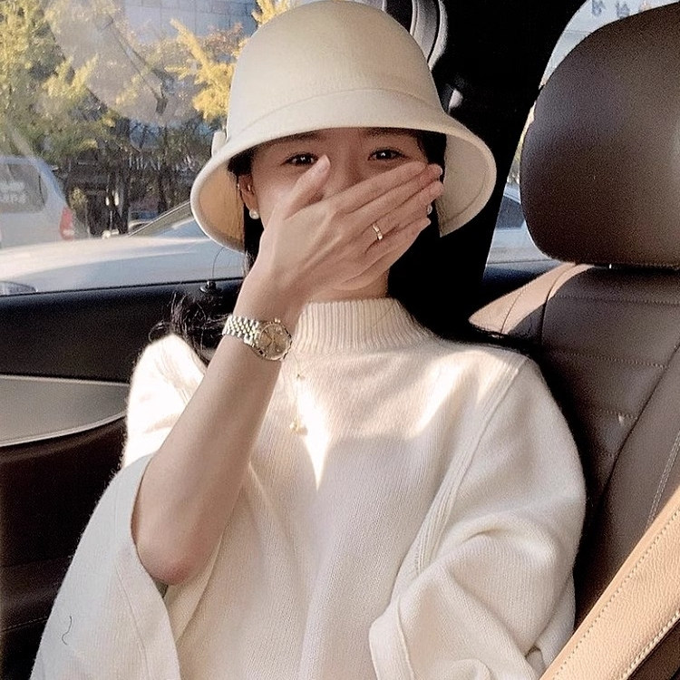 赫本风羊毛呢渔夫帽女款法式复古秋冬礼帽盆帽小香风千金白色帽子