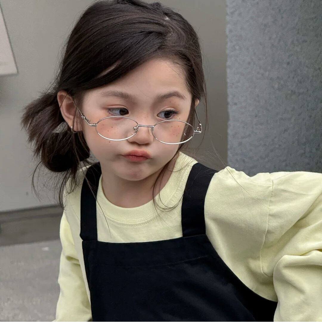 复古小框银丝书呆子眼镜女防蓝N光日系文艺潮椭圆框儿童拍照道具