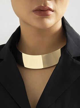 Exaggerated Chunky Metal Wire Torques Choker Necklace Women