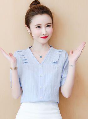 2022年夏季新款V领绿色蕾丝短袖衬衫女韩版百搭时尚小衫上衣